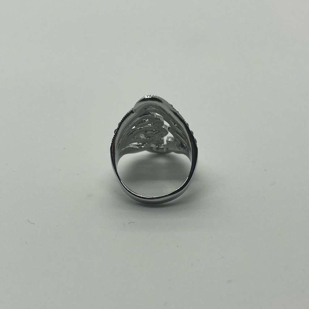 Women’s Statement Ring - Picture 6 of 8
